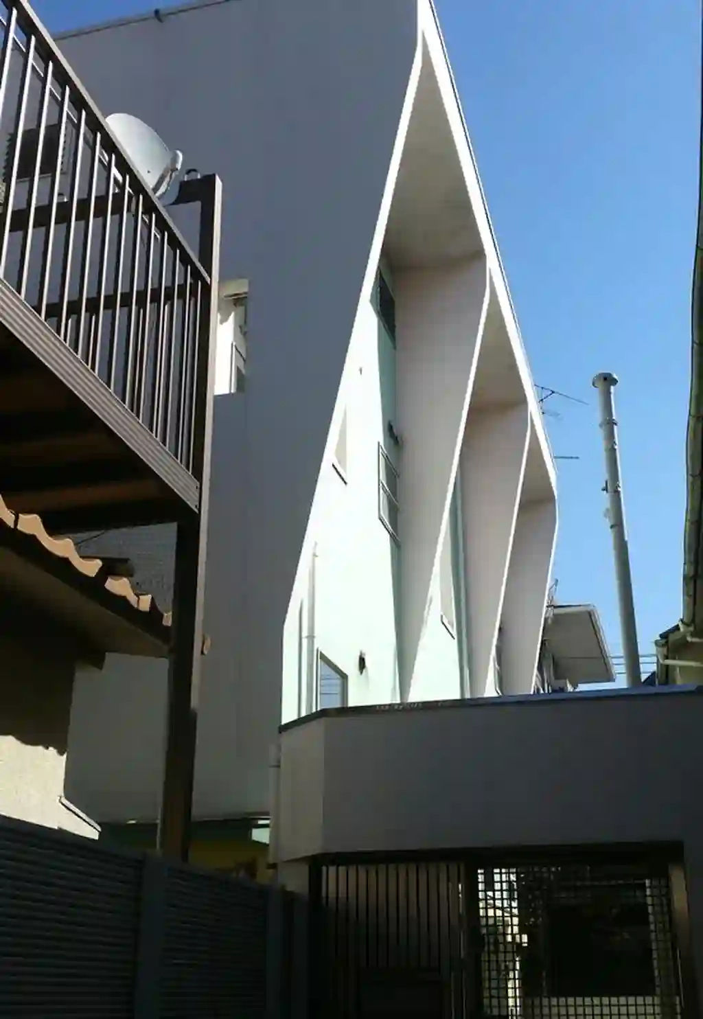 EAVES 外観