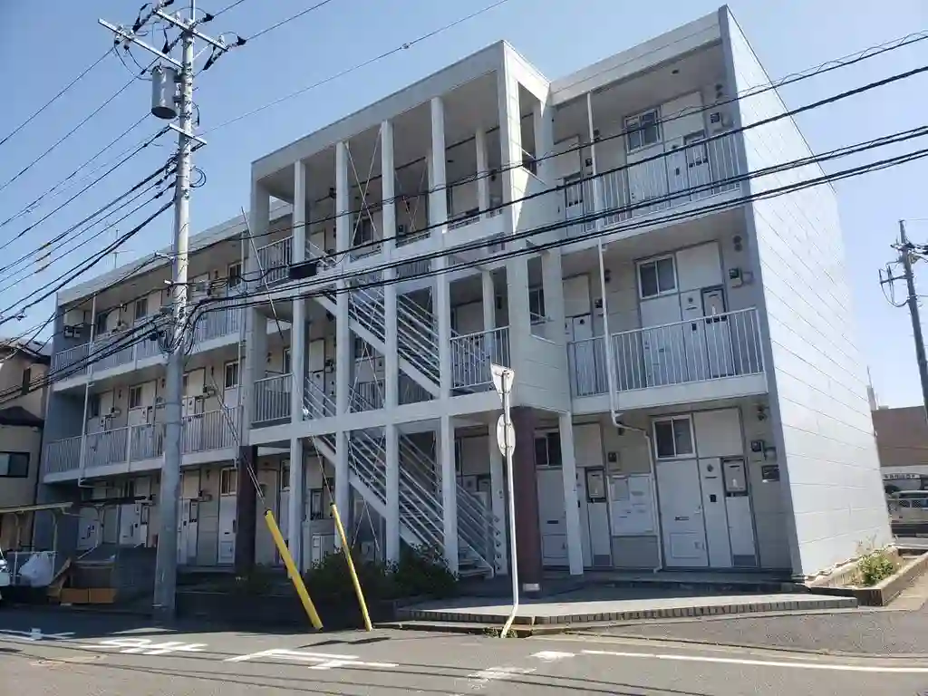 レオパレスブルファーニ 外観