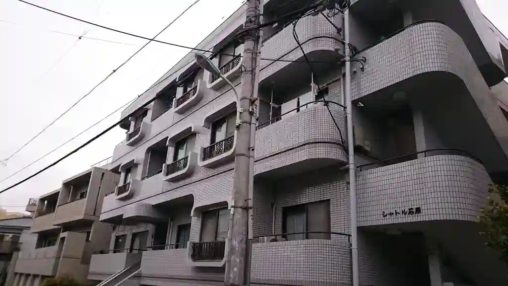 シャトル石原 外観