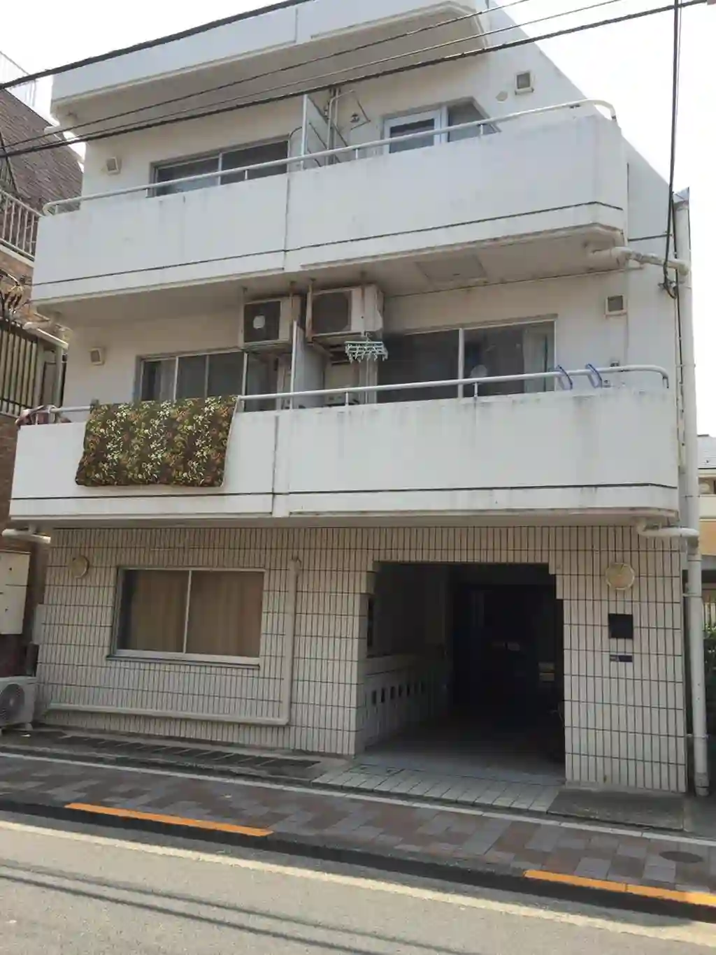 小さいアパートメント 外観