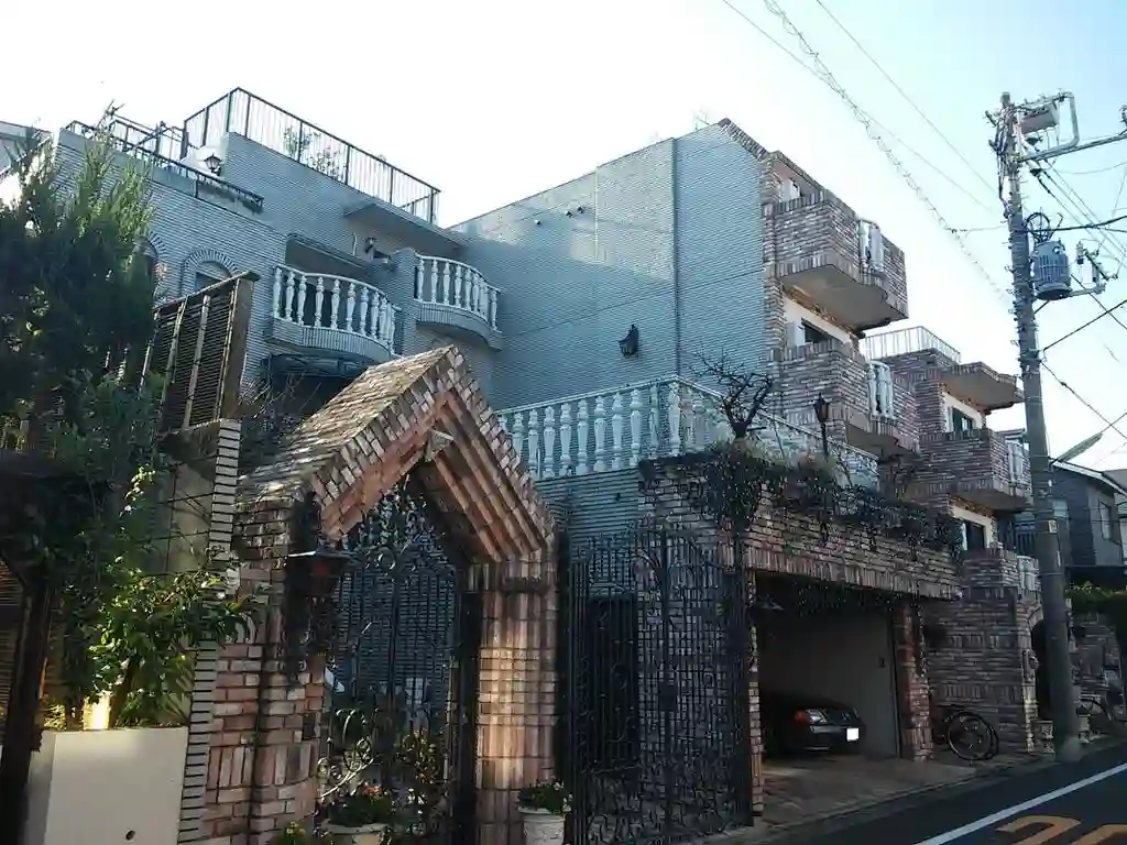 LEREVEIL 外観