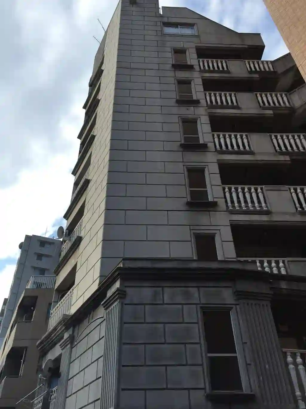 フォルム新宿 外観