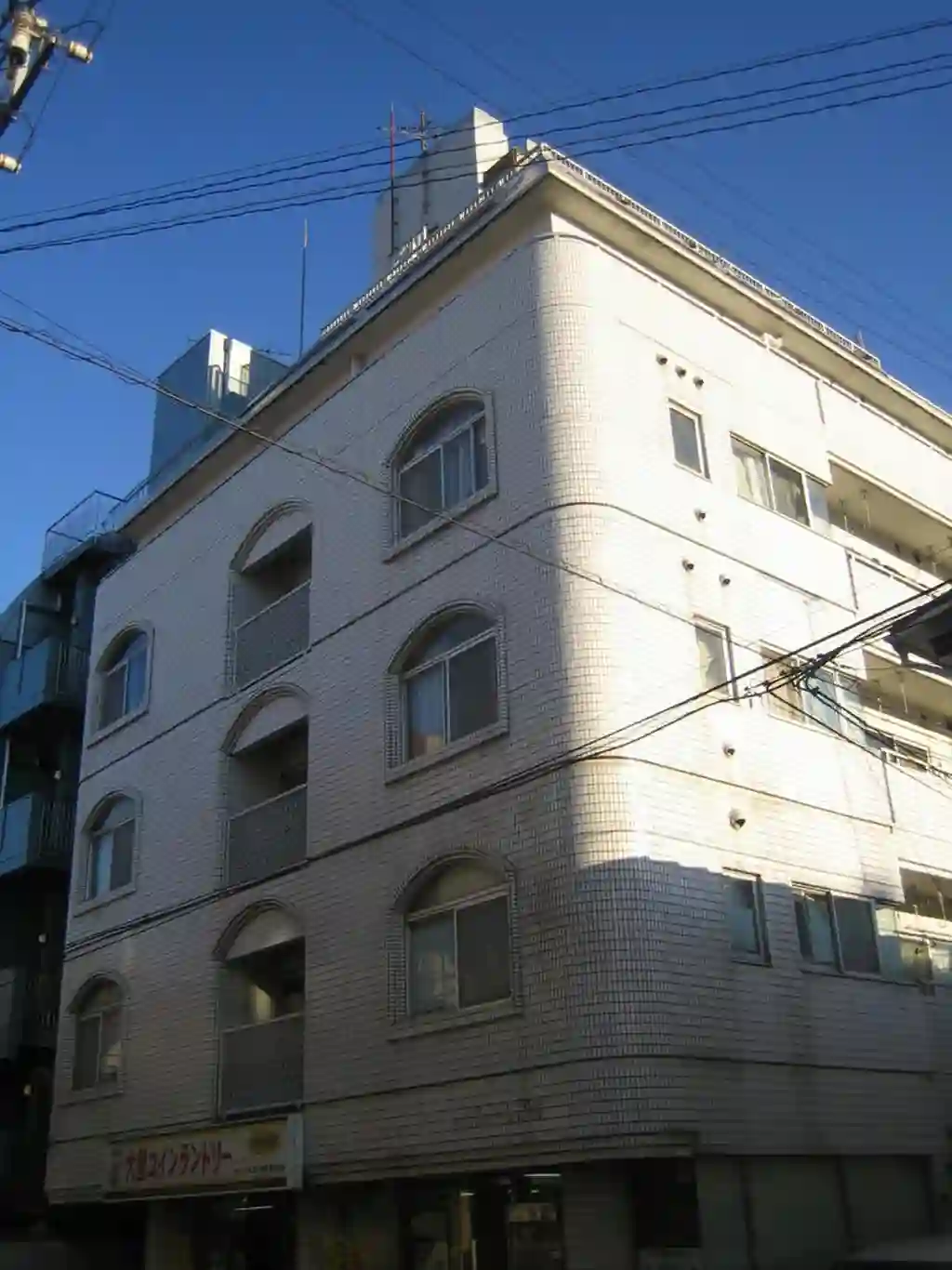 十三番館 外観