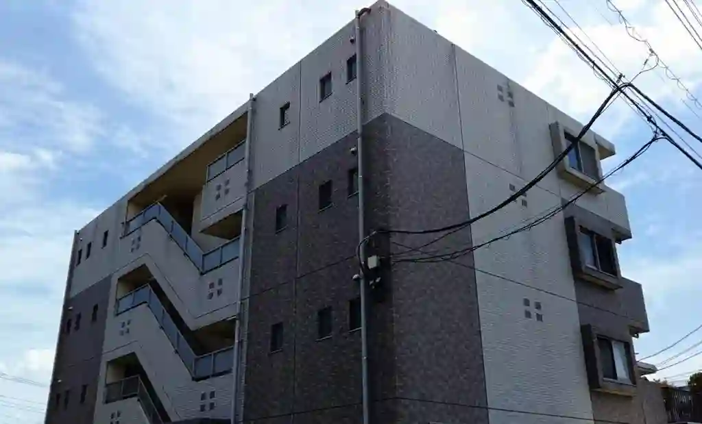 カラコレス 外観