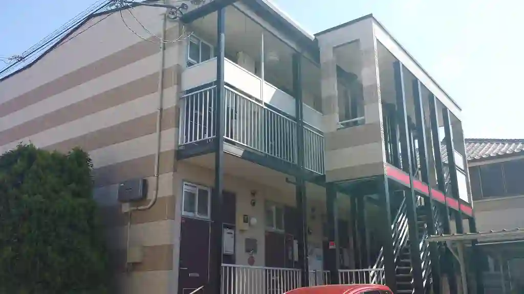 レオパレスなかまち 外観