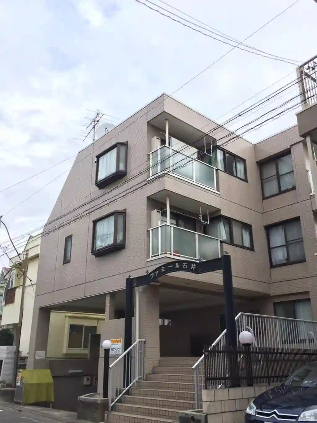ファミール石井 外観