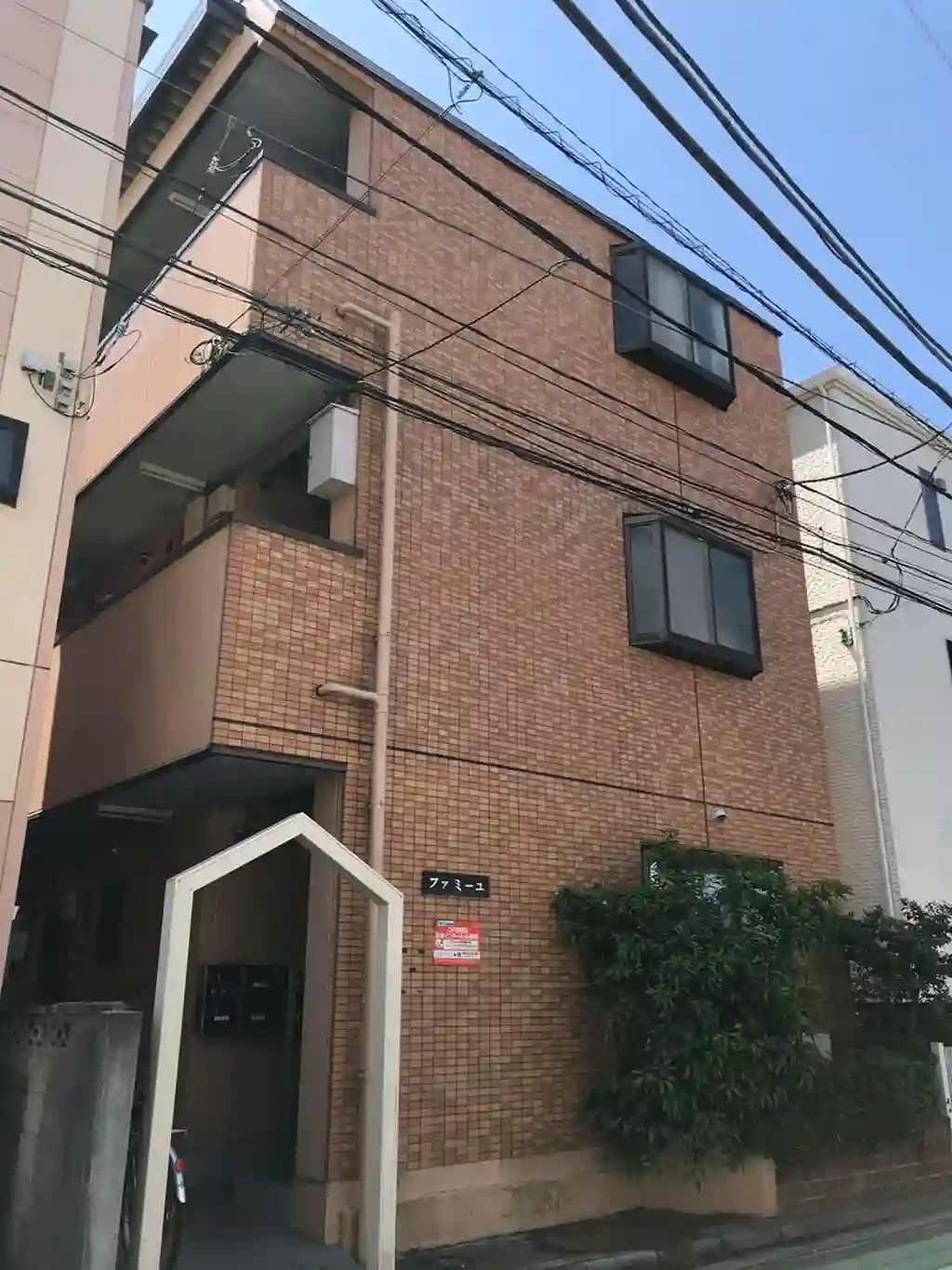ファミーユ 外観