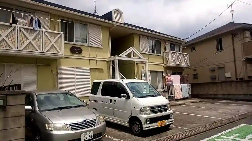 ジュネス 外観