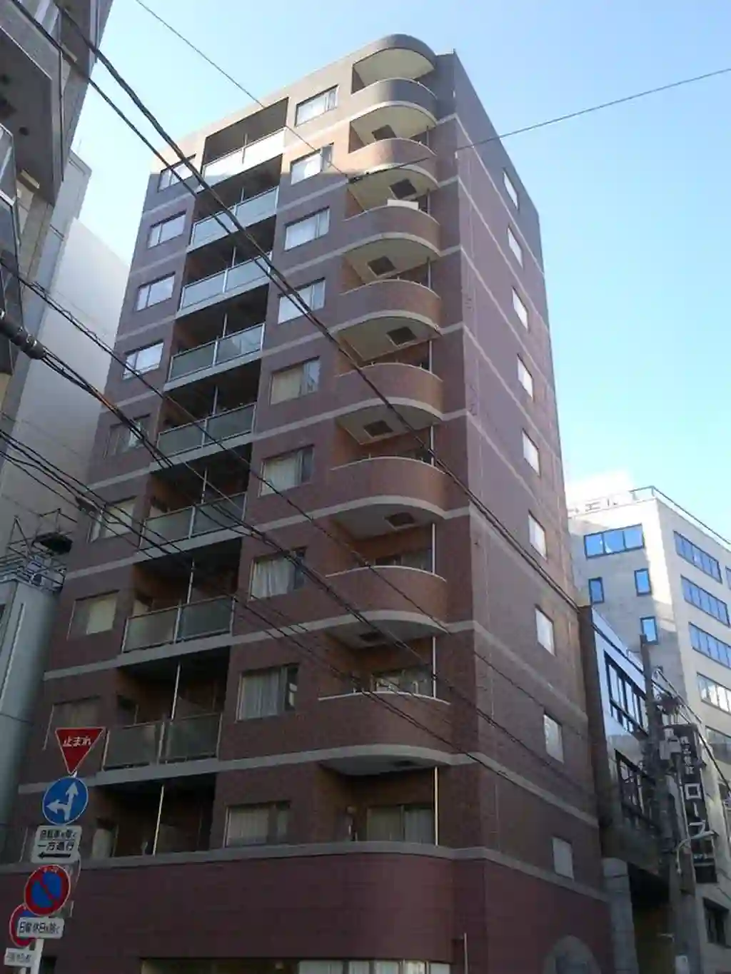 シャンブリーズ三越前 外観