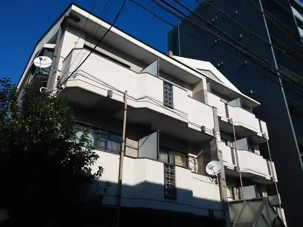 レオパレスRX生麦 外観