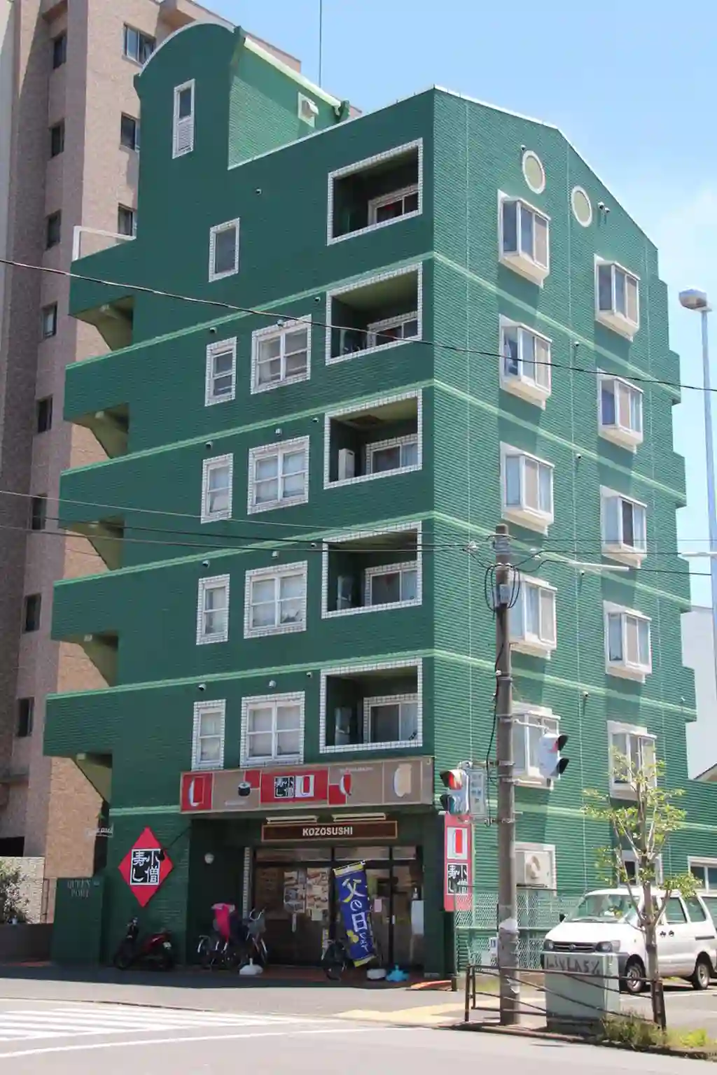 クインポート 外観