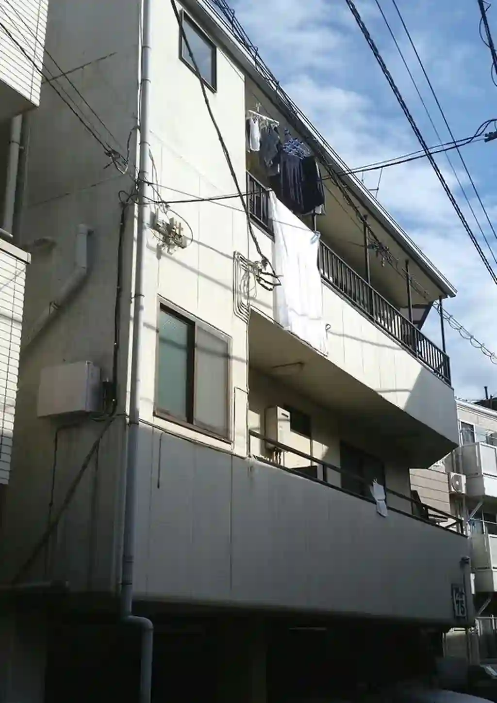 フラット75 外観