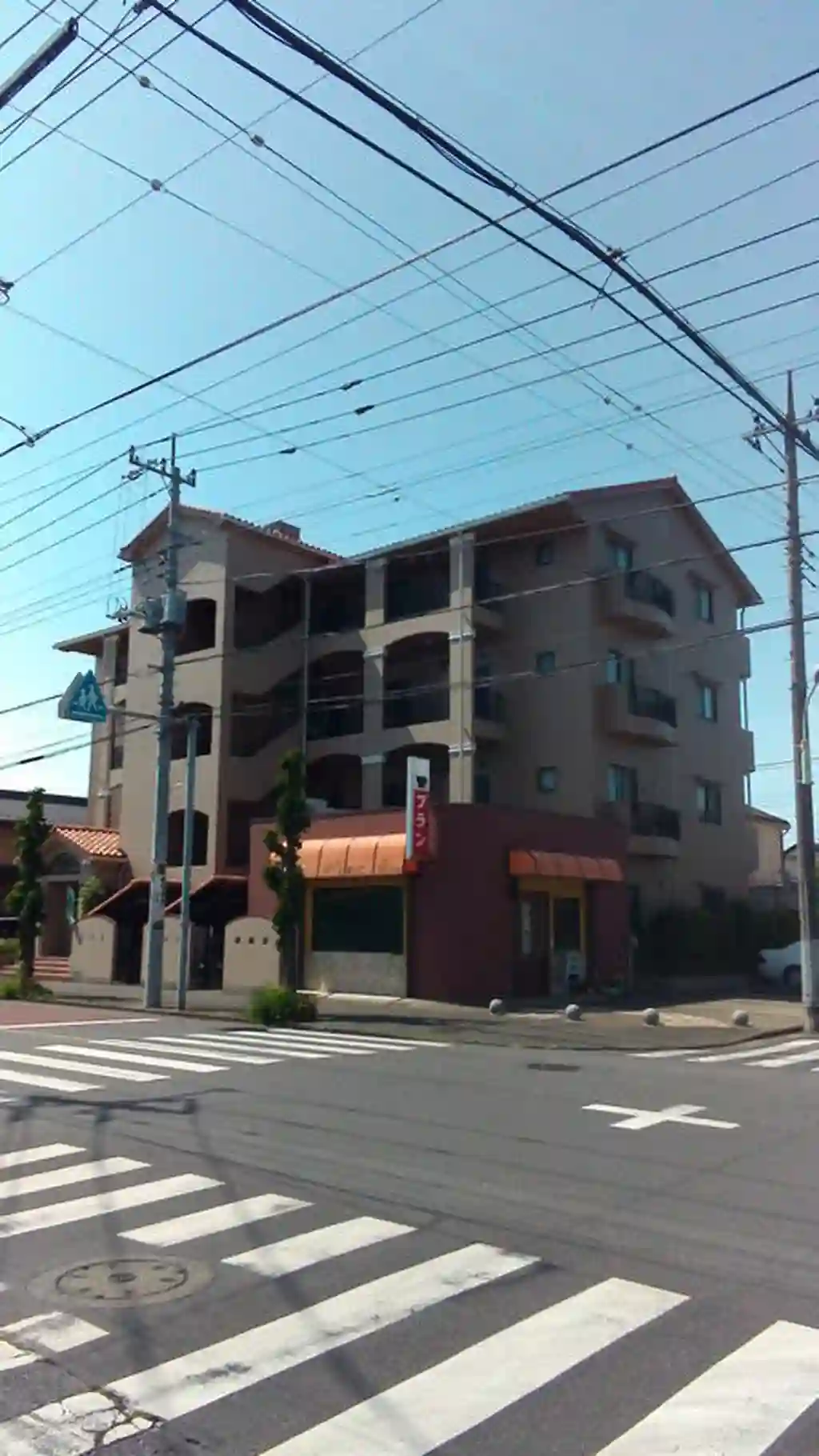 ヴァン・リュイール 外観