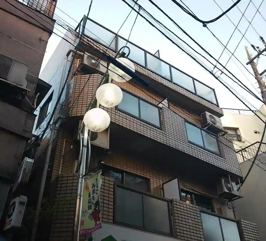 シュロス東裏 外観