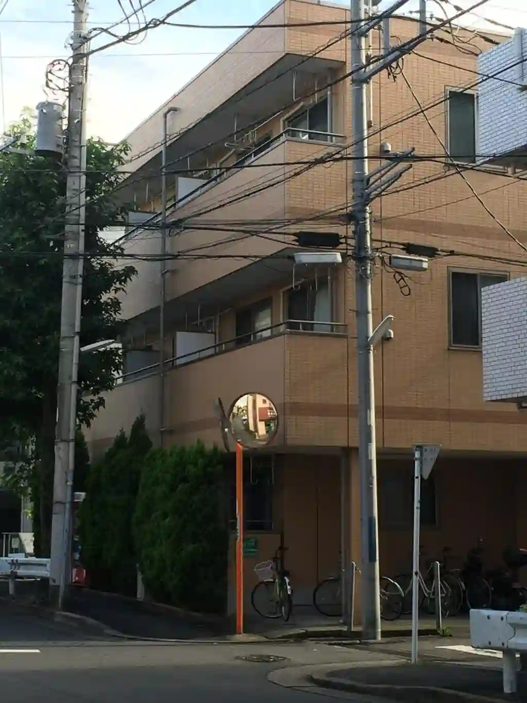ジュネス 外観