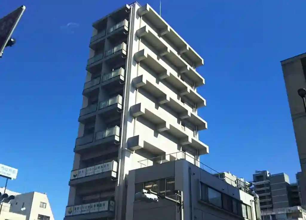 Y'sビル 外観