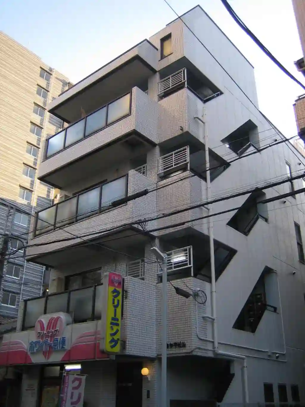 秋山ビル 外観