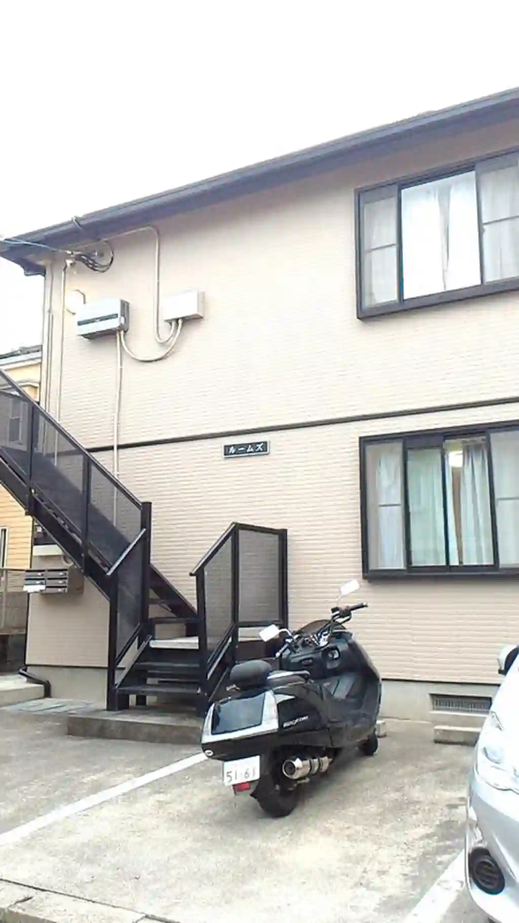 ルームズ 外観