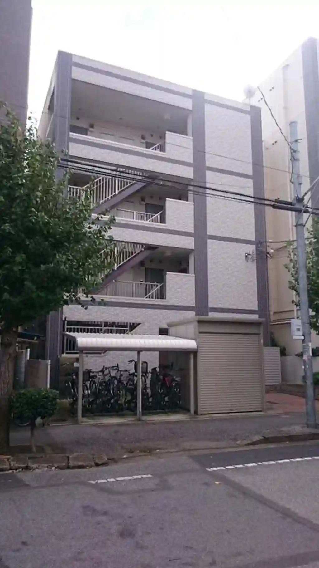 アイプレイス 外観
