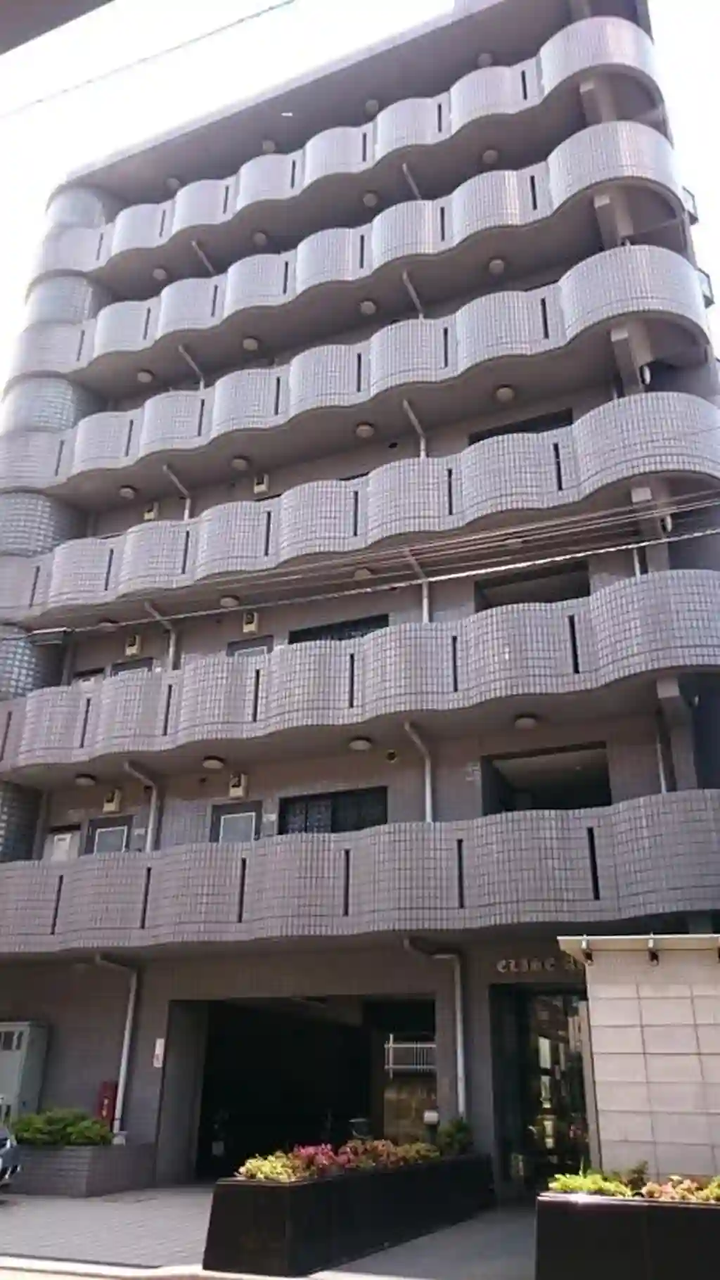 エリス赤尾 外観