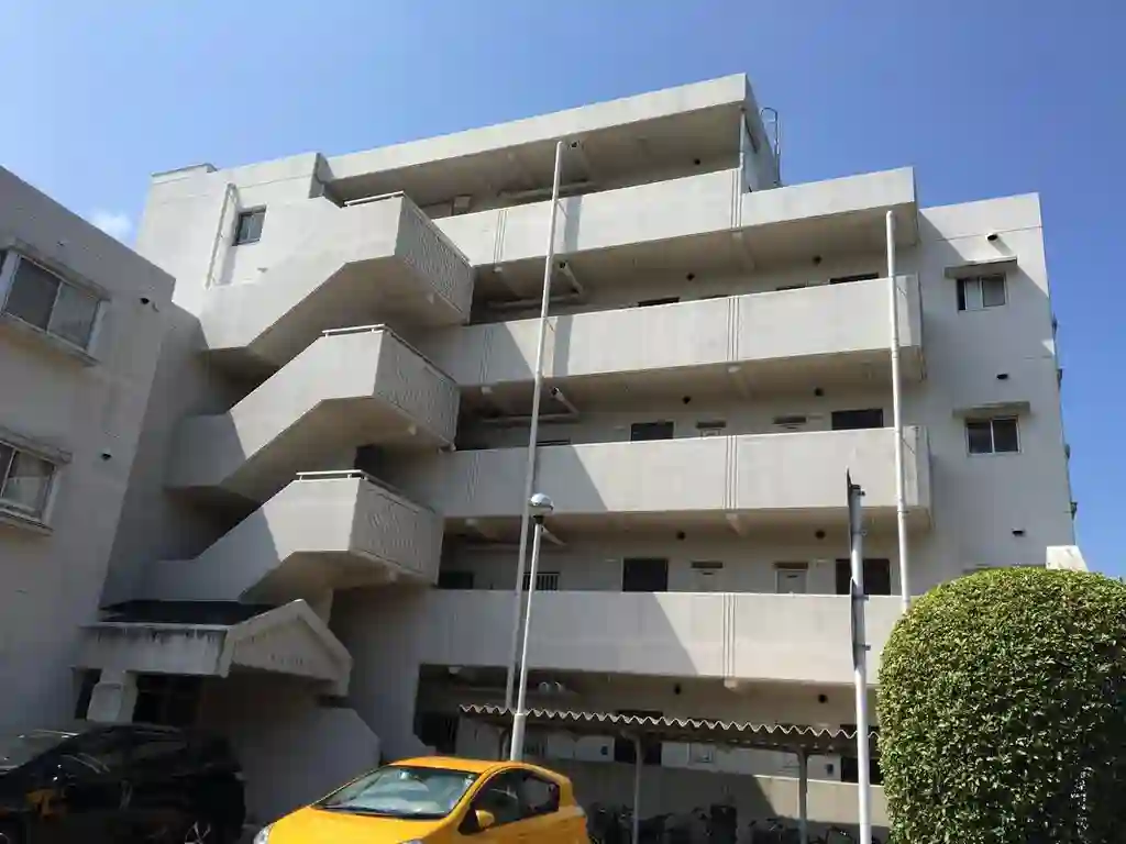 カームハイツ 外観