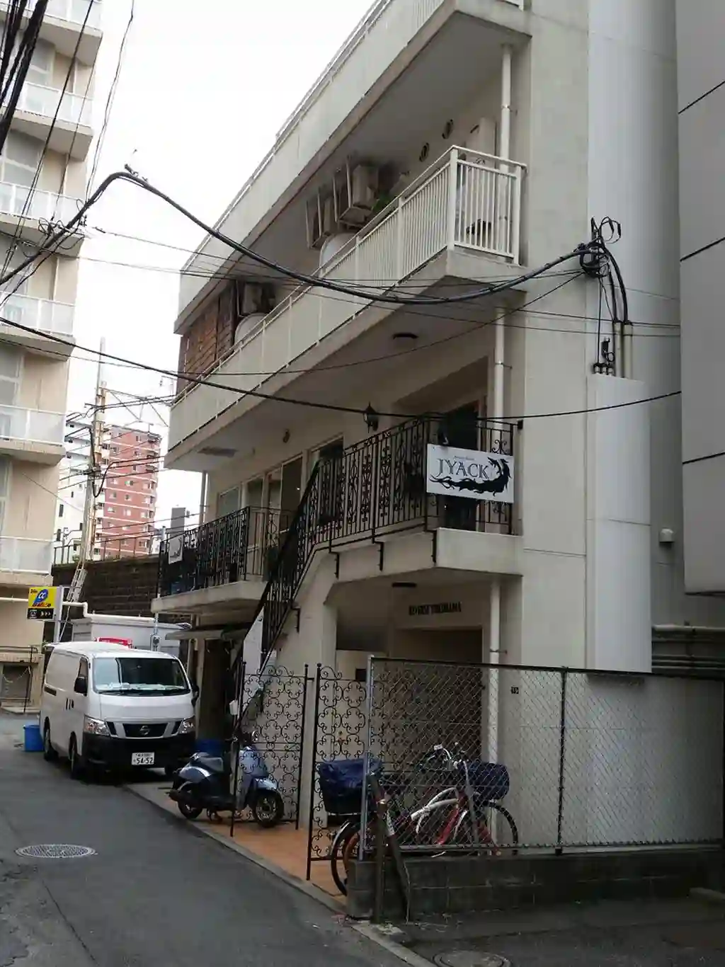 リバース横浜 外観