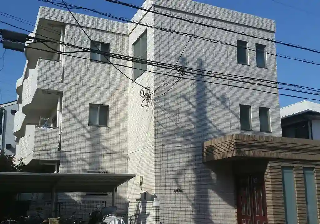 アルバ 外観