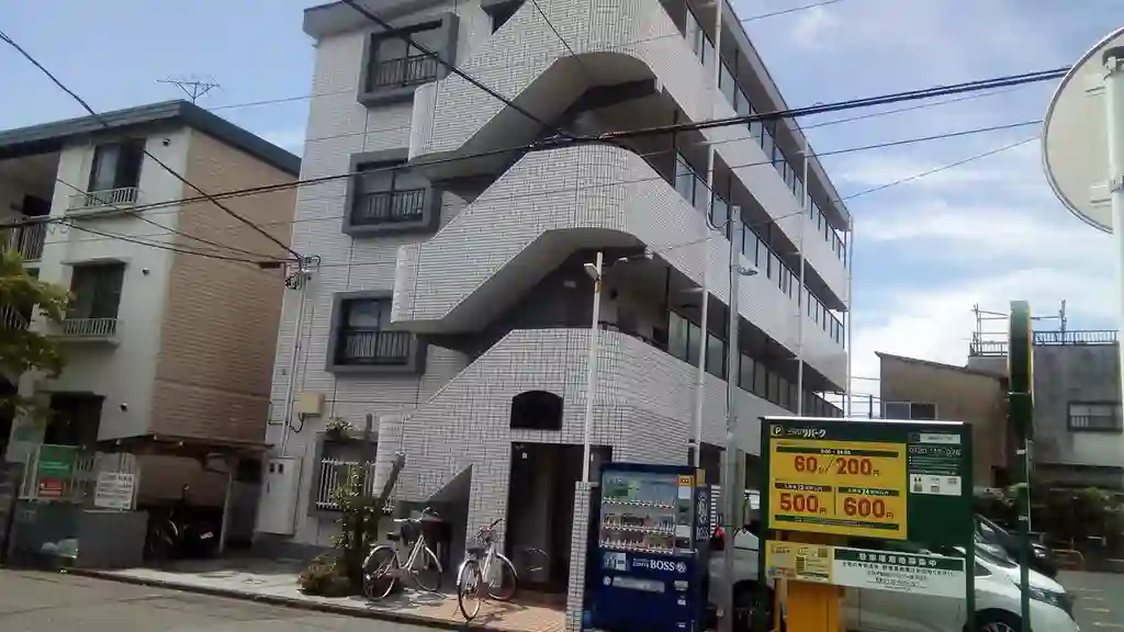 ハイツ八番館 外観