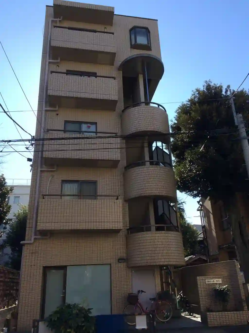 パルテール・カテン 外観