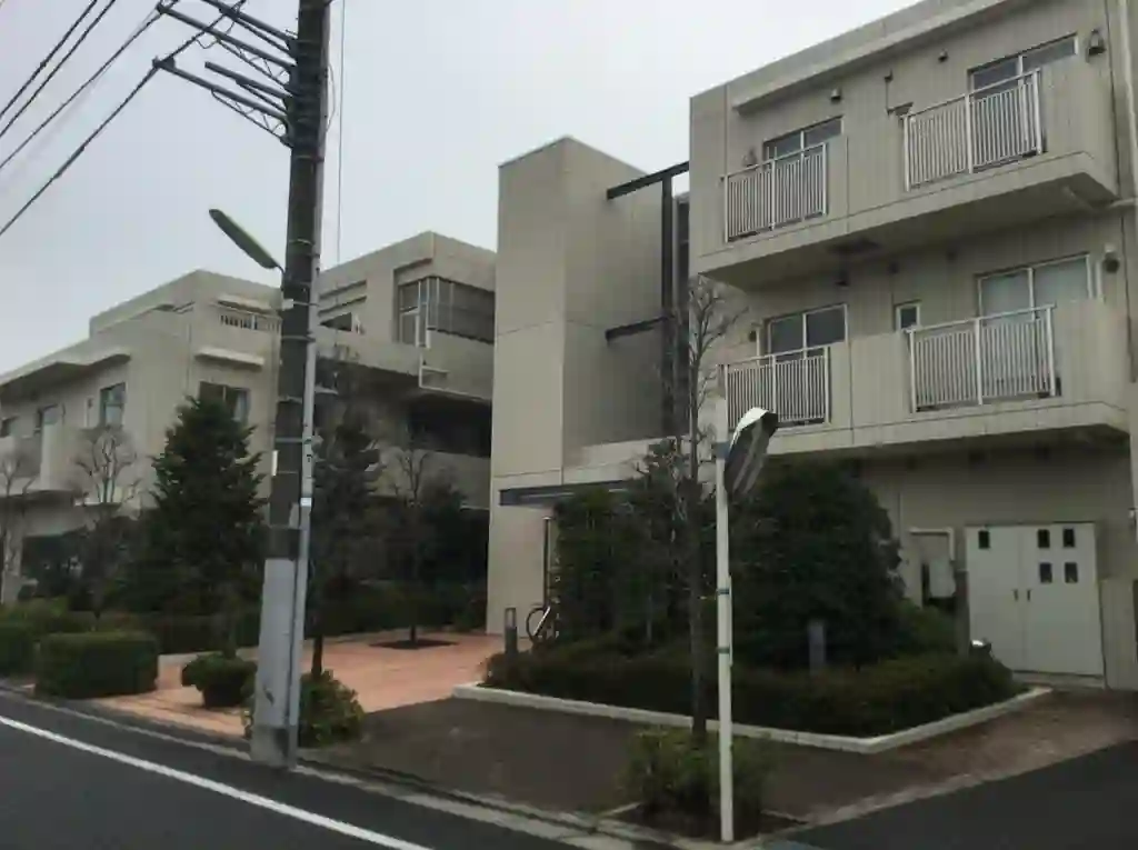 アールヴェール学芸大学 外観