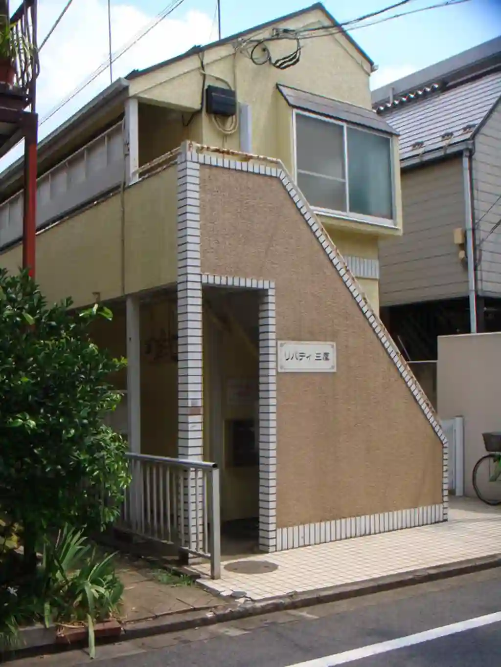 リバティ三鷹 外観