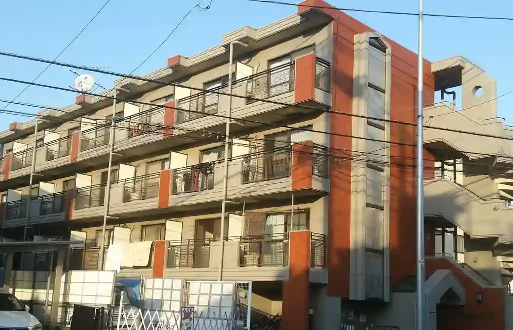 セザール久地 外観