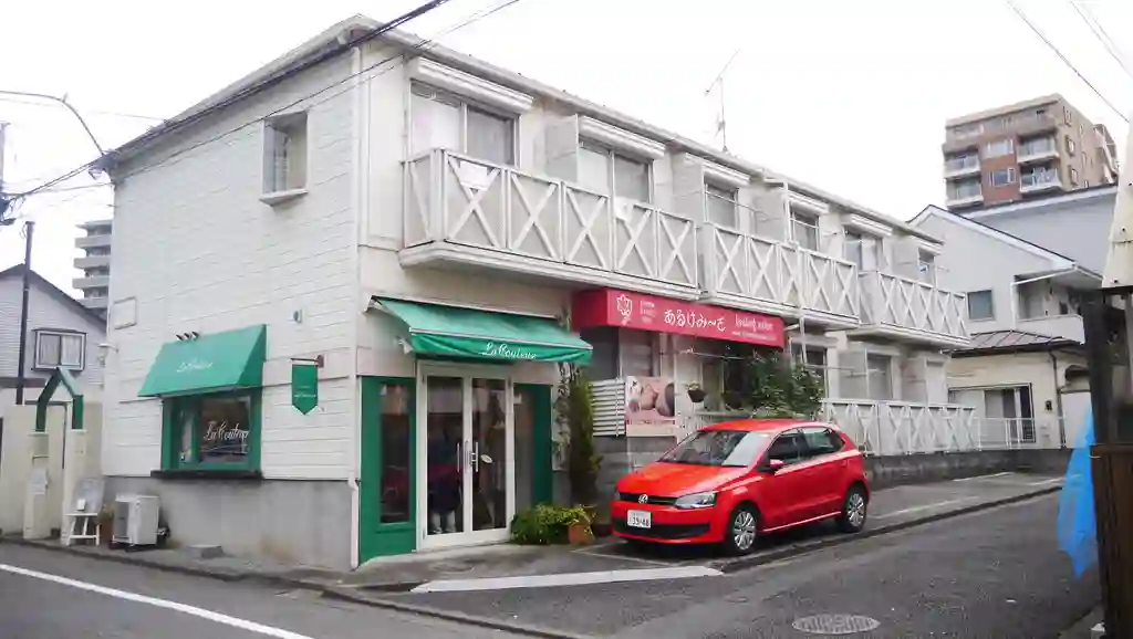 ピースボート 外観
