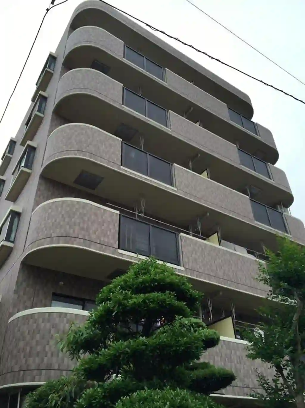 アゼル川口 外観