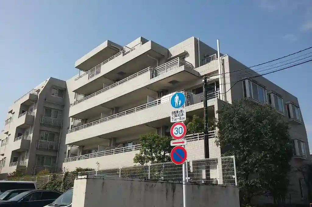 国立パーク・ホームズ 外観