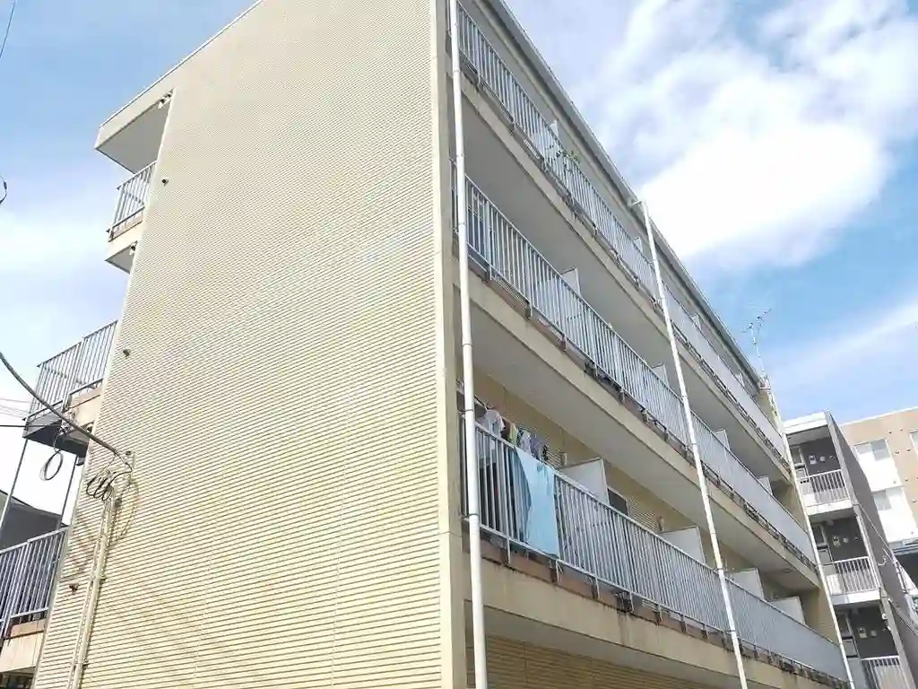 レオパレス楠 外観