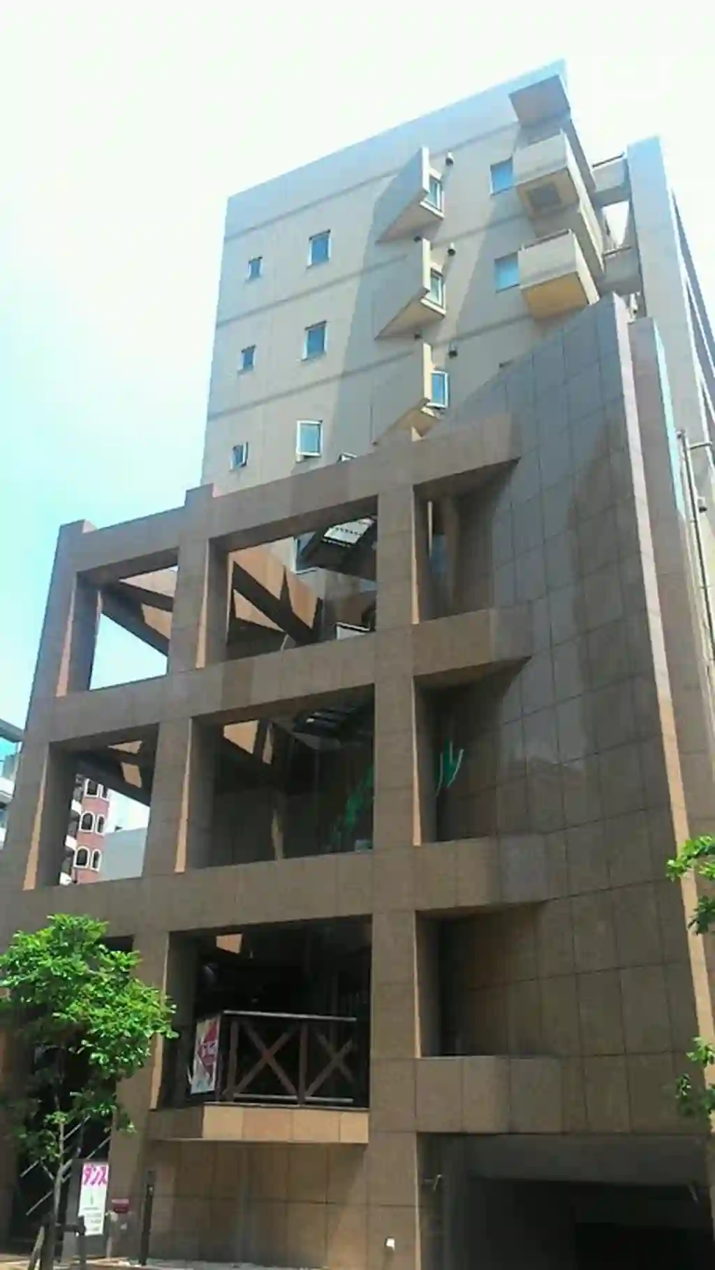 WING COURT 外観