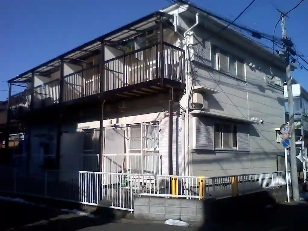 ホワイト林間 外観