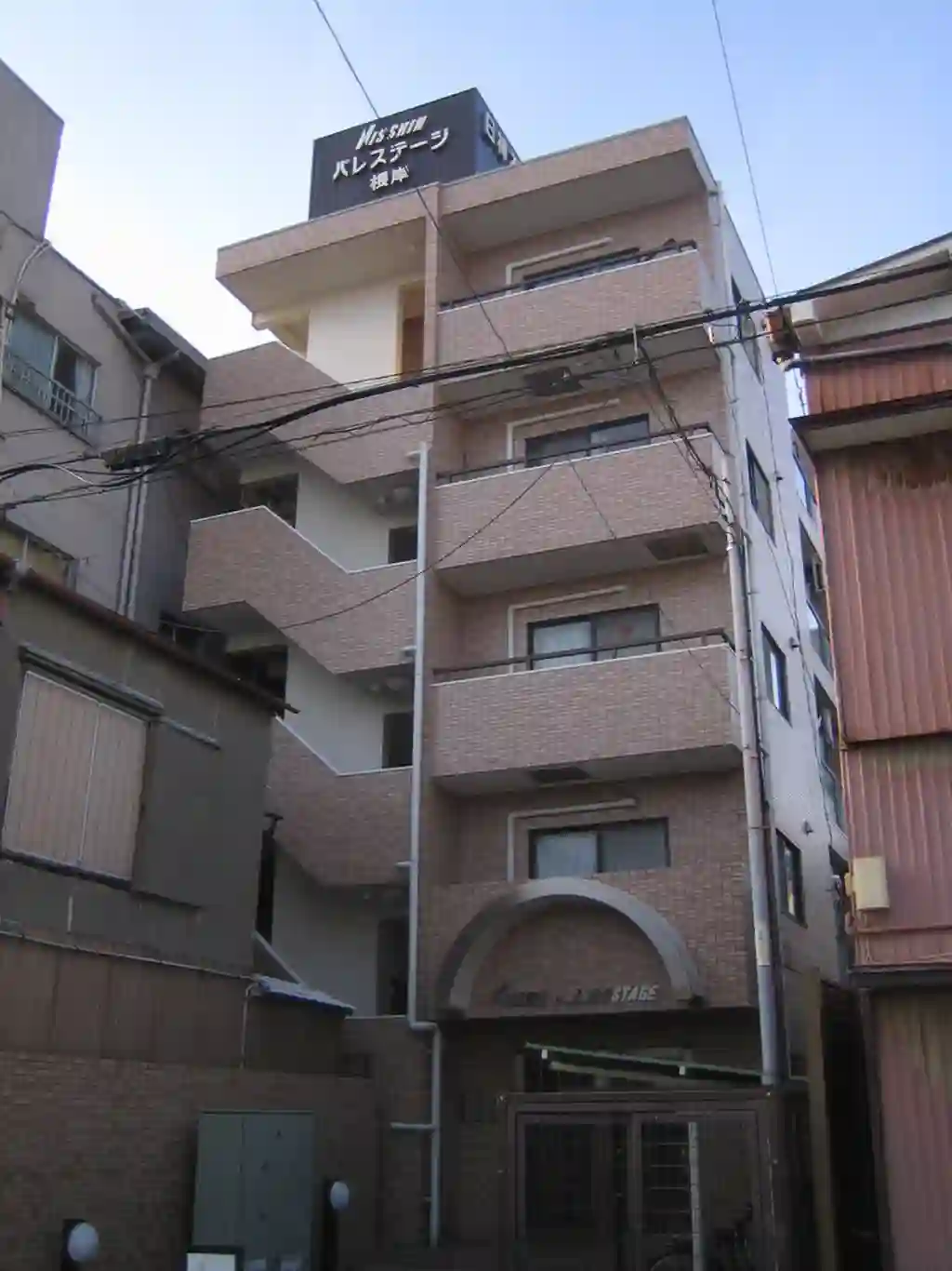 日神パレステージ根岸 外観