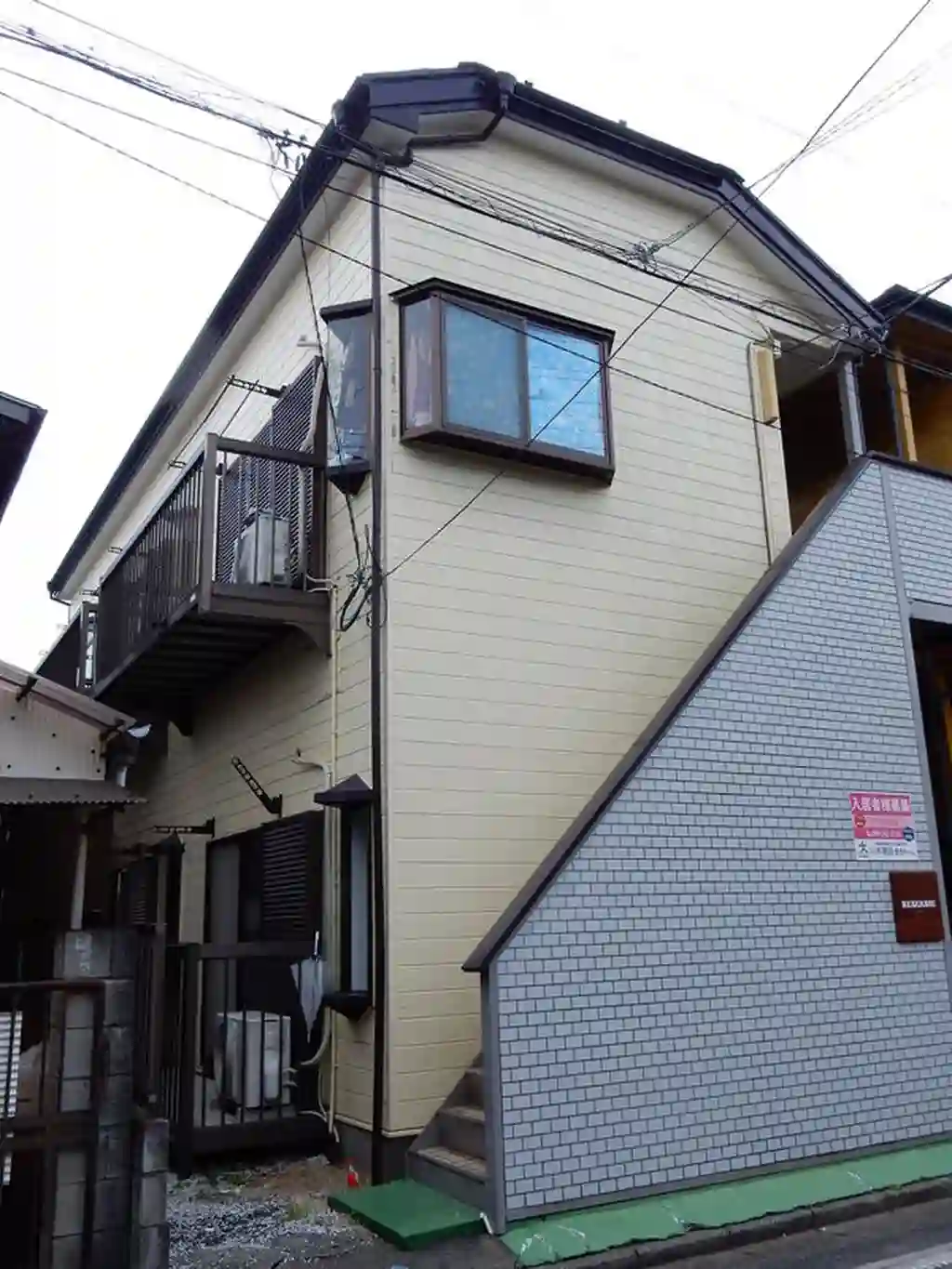 レザヴィ 外観