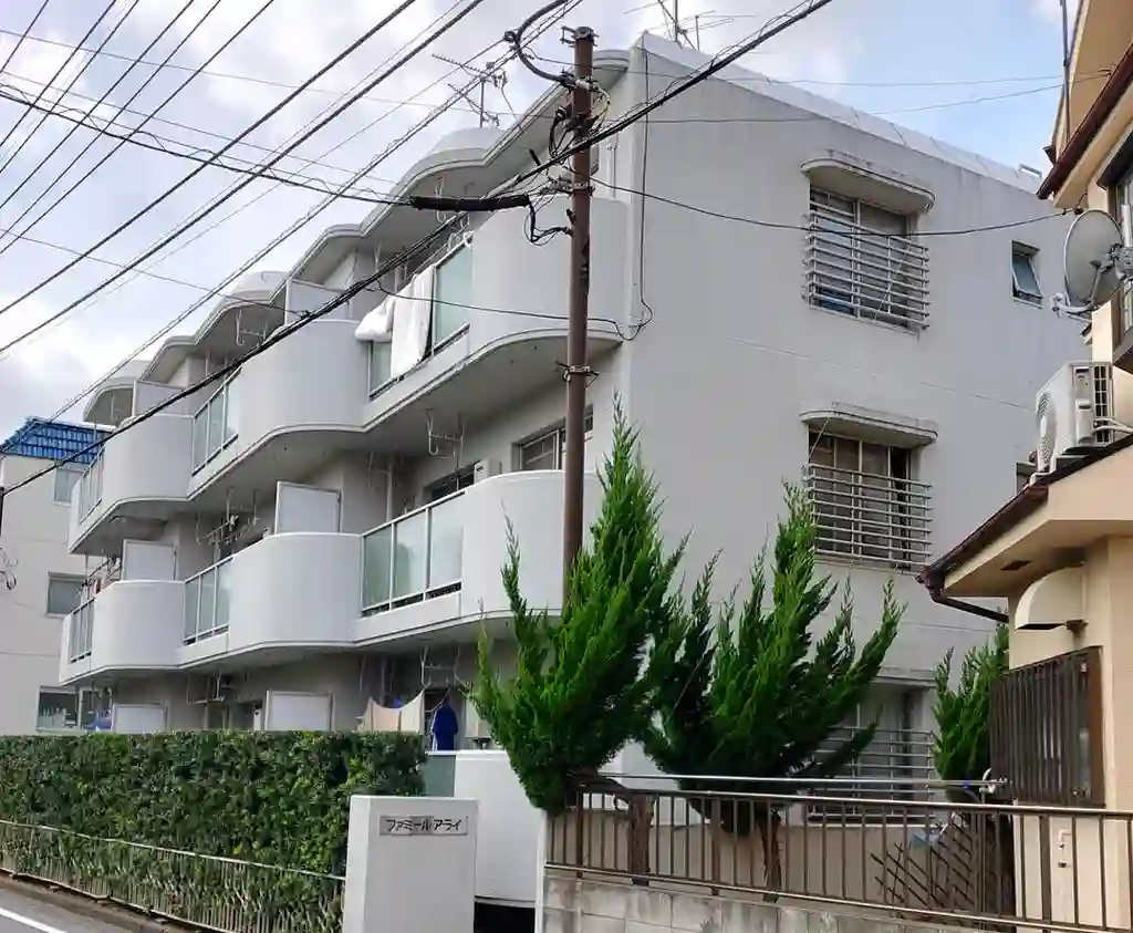 ファミールアライ 外観