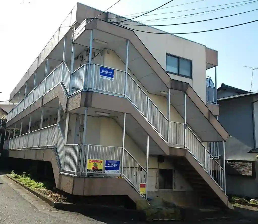 ホワイトハウス伊勢原 外観