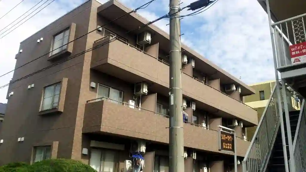 ロイヤルコート松木 外観