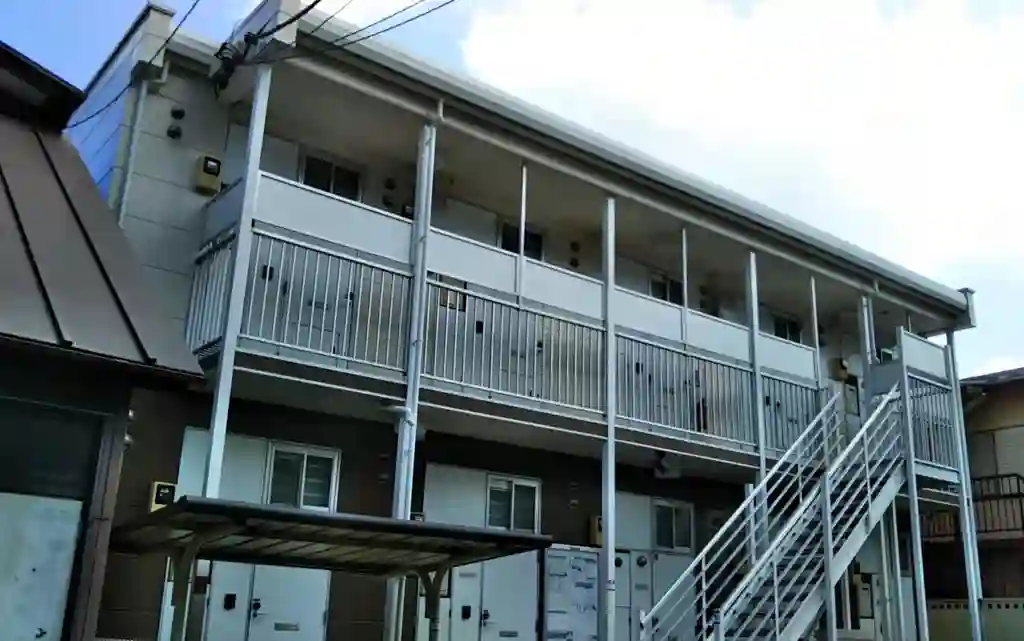 レオパレスカンパネラ 外観