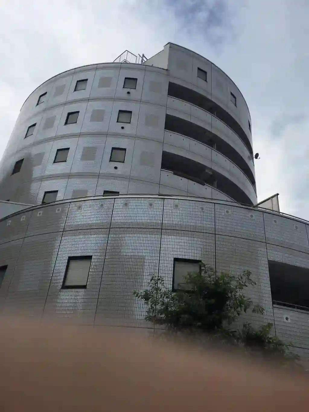 クリスタルタワー 外観