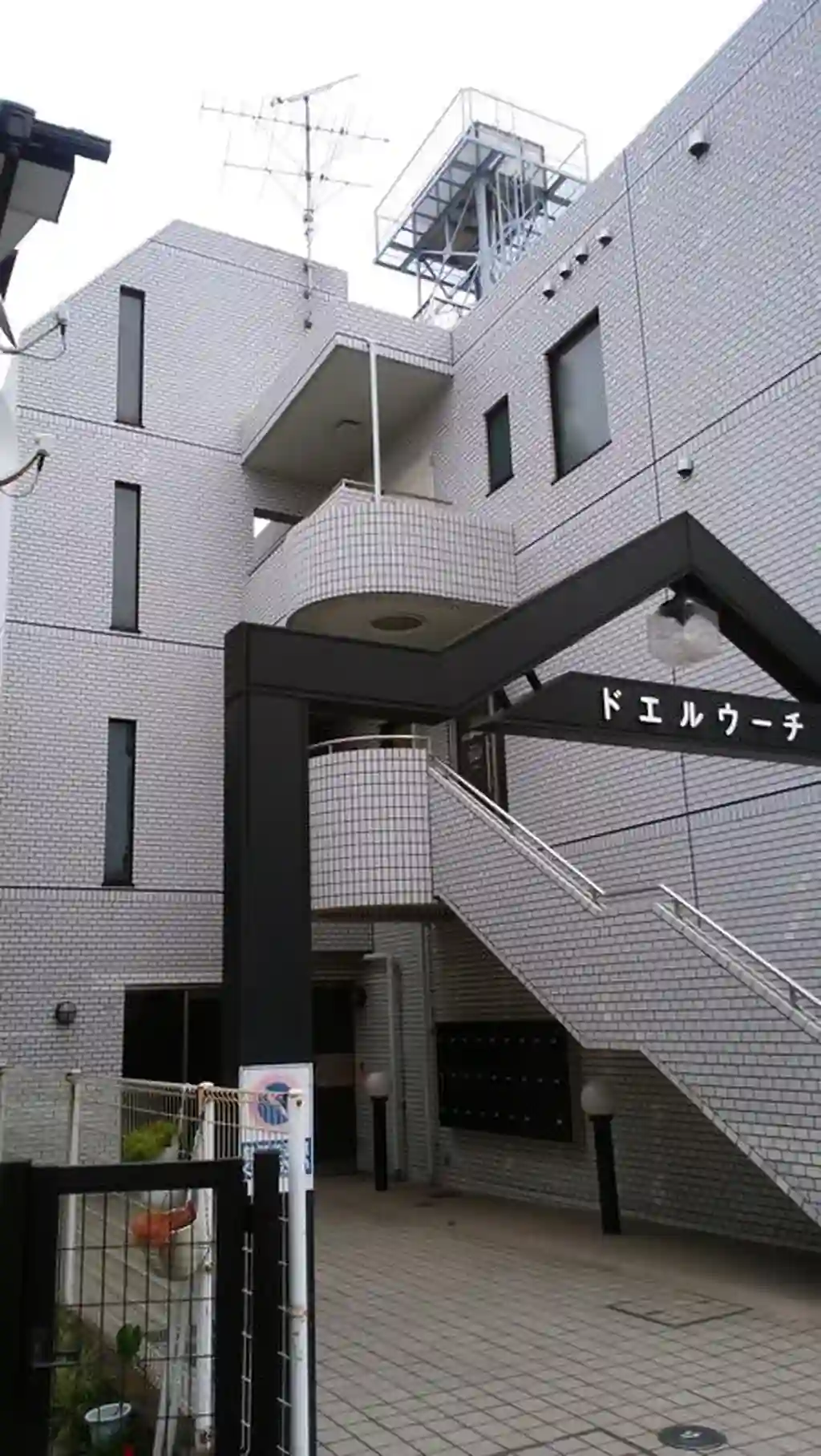 ドエルウーチ 外観