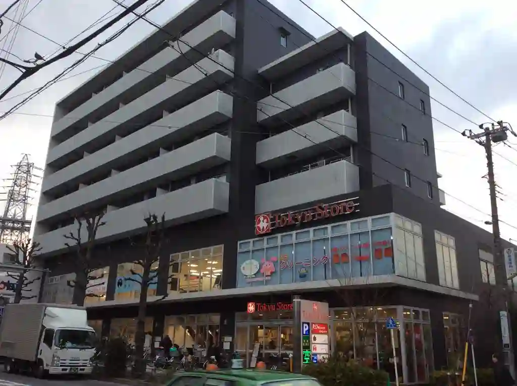 アゼリア学芸大学 外観