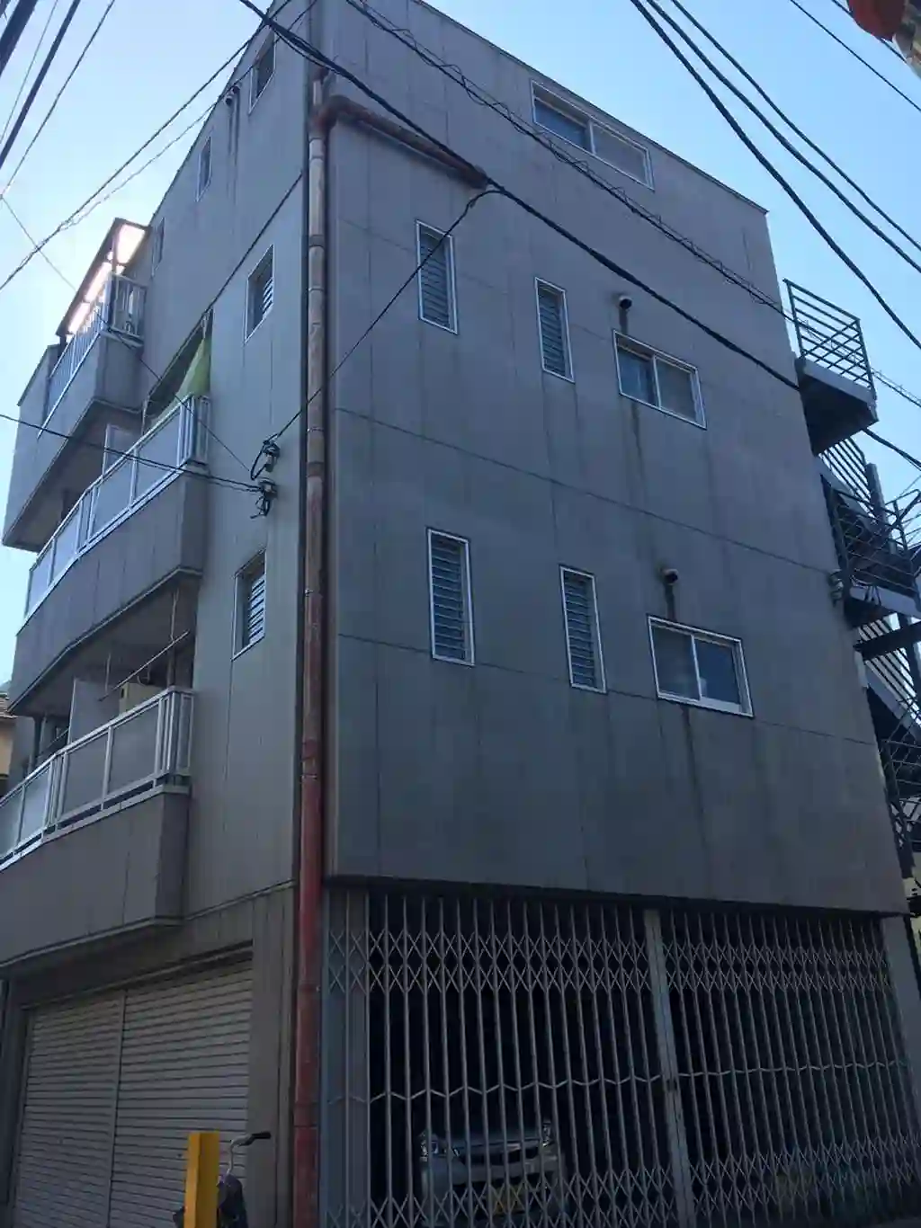 シャリエフタバ 外観