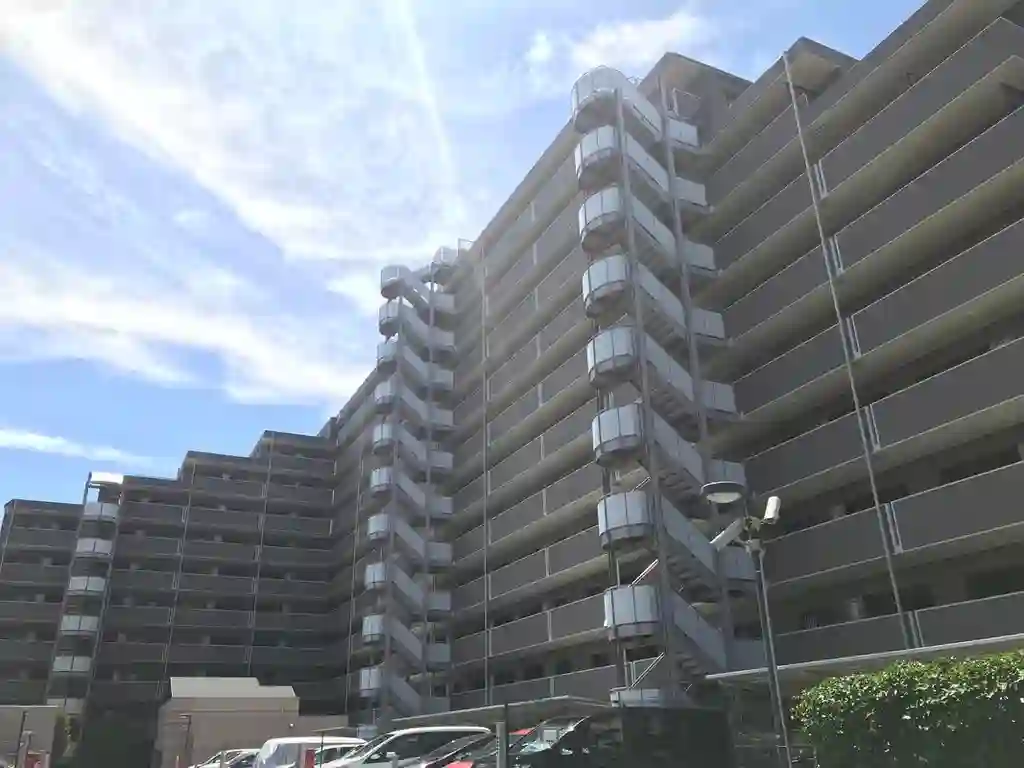 ファミール市川ガーデンプラザウエスト 外観
