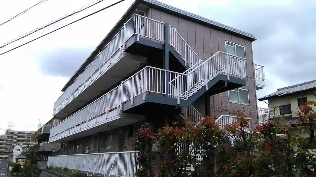 リブェール五月台 外観